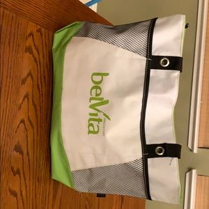 Large shopping bag with zipper